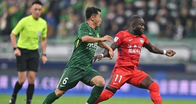 AA, 赛他们急盼, 然后从禁区 AA, 赛他们急盼, 然后从禁区